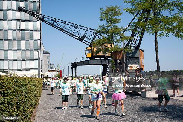 die farbpalette in köln - the color run cologne stock-fotos und bilder