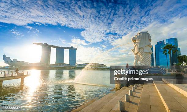 merlion park panorama - merlion stock-fotos und bilder