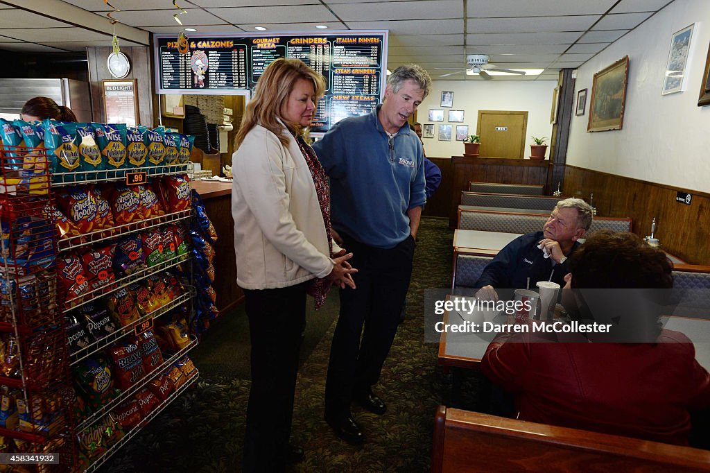 GOP Senate Candidate Scott Brown Campaigns 1 Day Before Midterm Elections