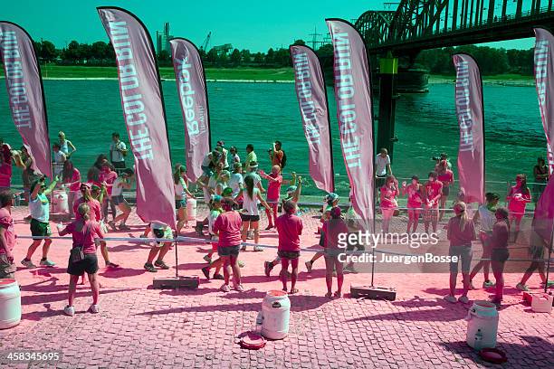 the color run in cologne - the color run cologne stock pictures, royalty-free photos & images