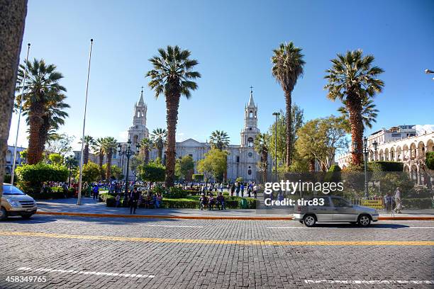 arequipa kathedrale in der town square plaza de armas - arequipa peru stock-fotos und bilder