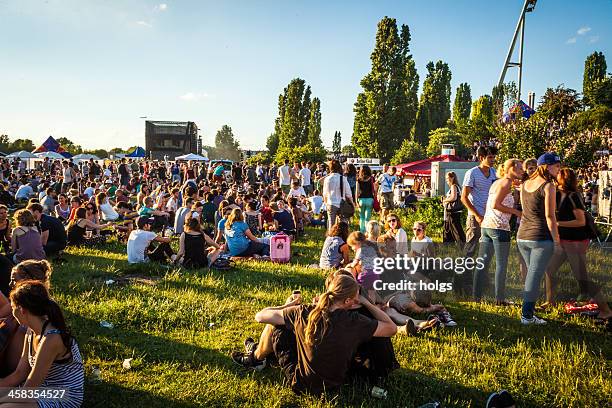 feta de la musique, prenzlauer berg, berlin, germany. - festival de musique stock pictures, royalty-free photos & images