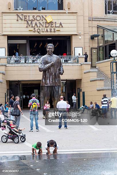 Statue Of Nelson Mandela Johannesburg Photos And Premium High Res statue-of-nelson-mandela-johannesburg-photos-and-premium-high-res