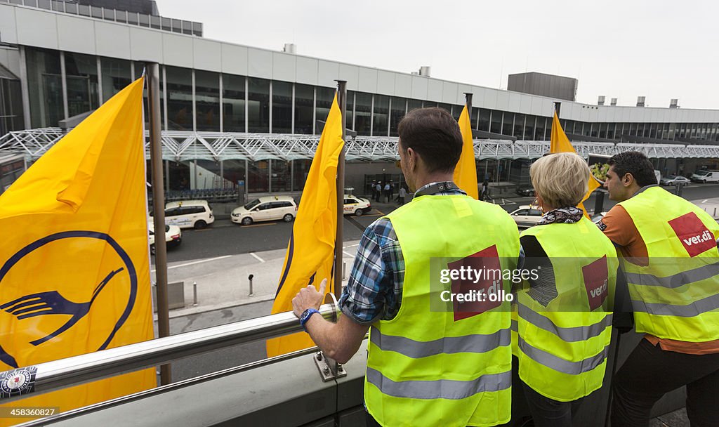 Token Schuss von Lufthansa-Mitarbeitern, Frankfurt Airport