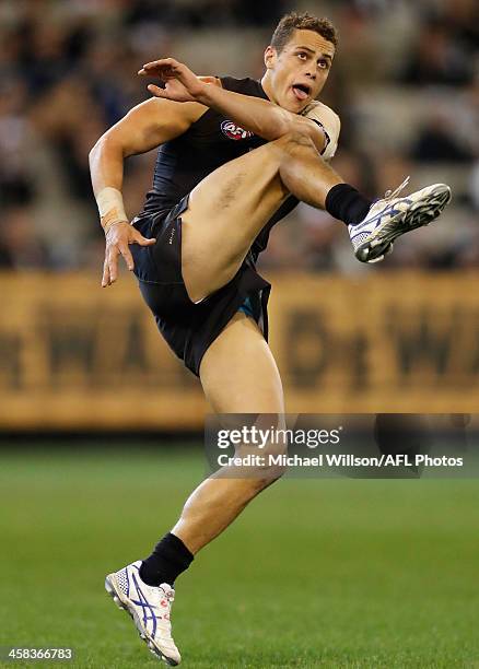 Ed Curnow of the Blues in action during the 2016 AFL Round 15 match between the Carlton Blues and the Collingwood Magpies at the Melbourne Cricket...