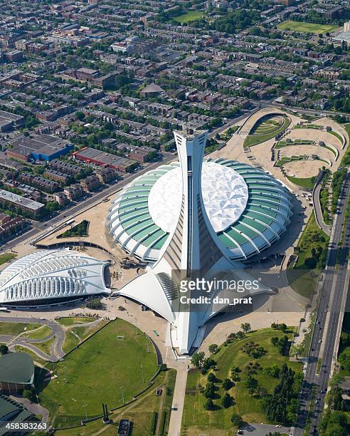 olympic stadium in montreal - montreal olympic stadium 個照片及圖片檔