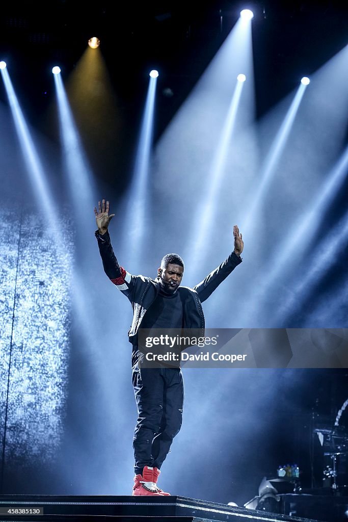 Usher in concert Sunday night at the Air Canada Centre. News Photo