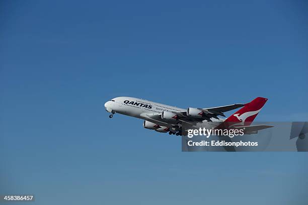 qantas a380 - qantas stock-fotos und bilder