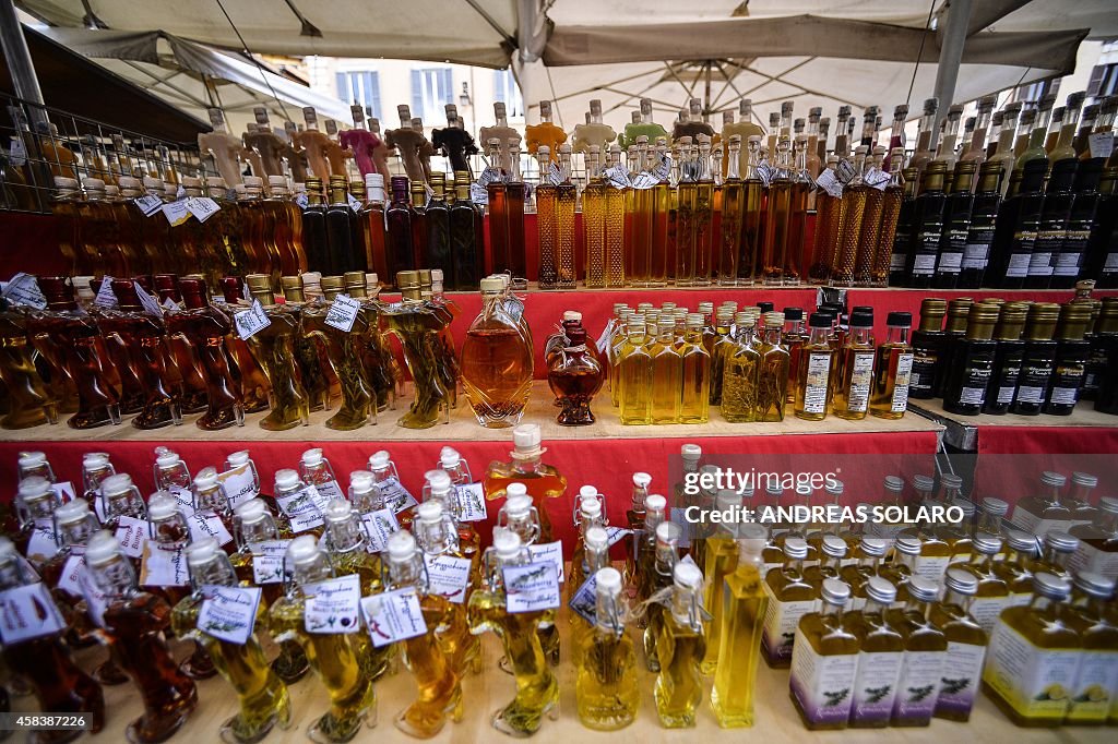 ITALY-THEME-FOOD-MARKET