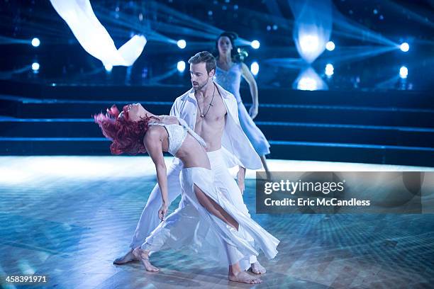 Episodes 2311" - After weeks of stunning competitive dancing, the final four couples advance to the finals of "Dancing with the Stars," live, MONDAY,...