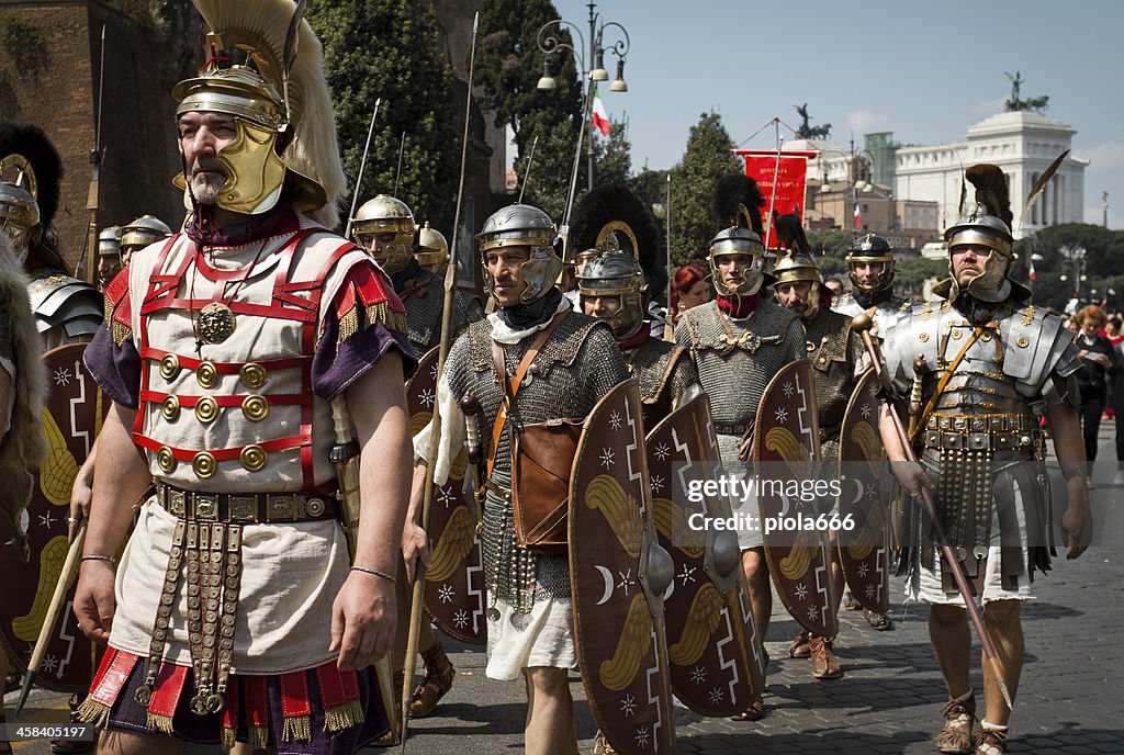 Real Roman Centurion Soldaten in Kostümen Parade