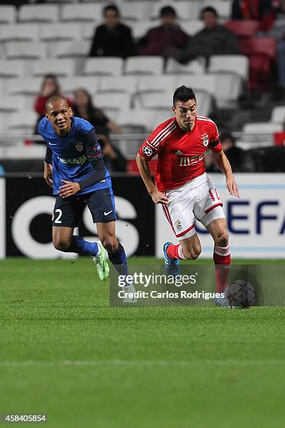 Benfica's midfielder Nicolas Gaitan during the UEFA Champions League match between SL Benfica and AS Monaco at the Estadio da Luz on November 4, 2014...