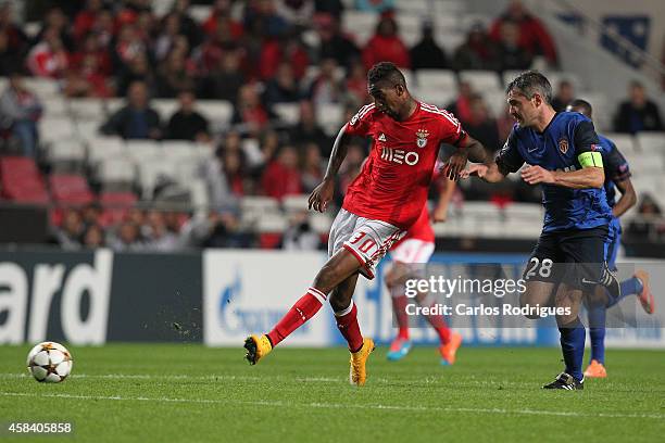 Benfica's midfielder Anderson Talisca during the UEFA Champions League match between SL Benfica and AS Monaco at the Estadio da Luz on November 4,...