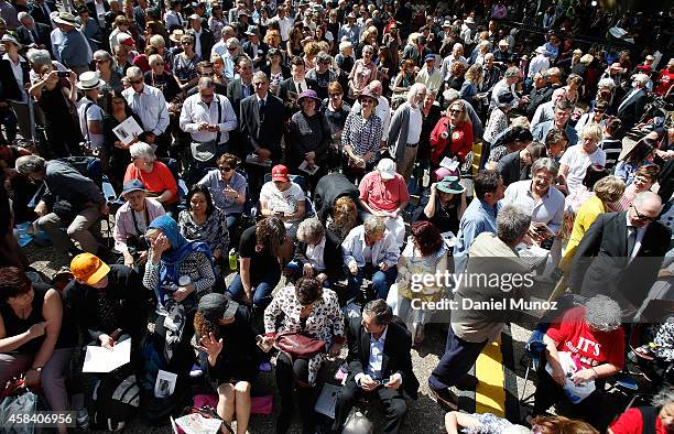 People wait for the state memorial service for former Australian Prime Minister Gough Whitlam at Sydney Town Hall on November 5, 2014 in Sydney,...