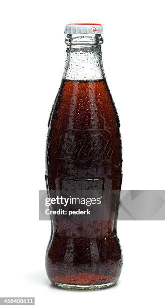 klassische cola bottle - sodawasserflasche stock-fotos und bilder