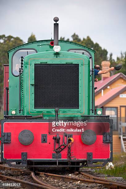 strahen diesel locomotive - conducteur camion stockfoto's en -beelden