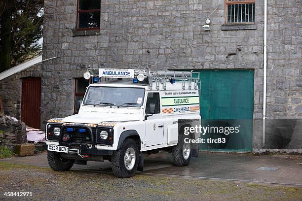 cave rescue ambulance vehicle - land rover stock pictures, royalty-free photos & images