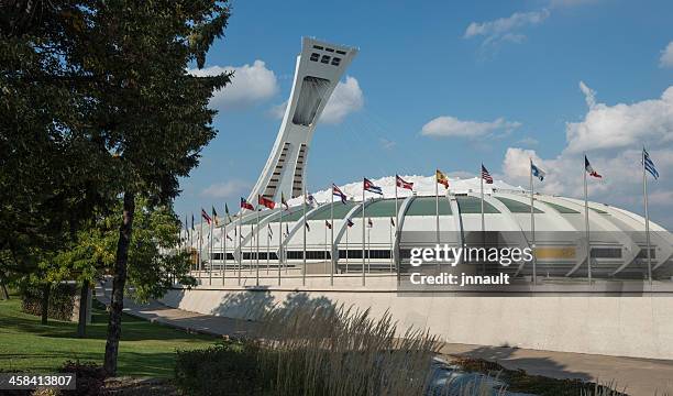 stade olympique de montréal, québec, canada - stade olympique photos et images de collection