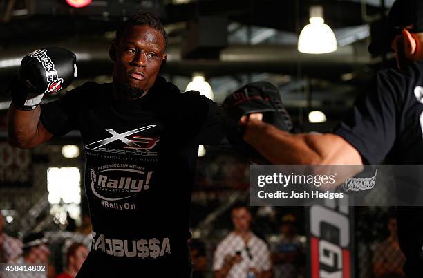 214 Ufc Gym Sydney Stock Photos, High-Res Pictures, and Images - Getty ...