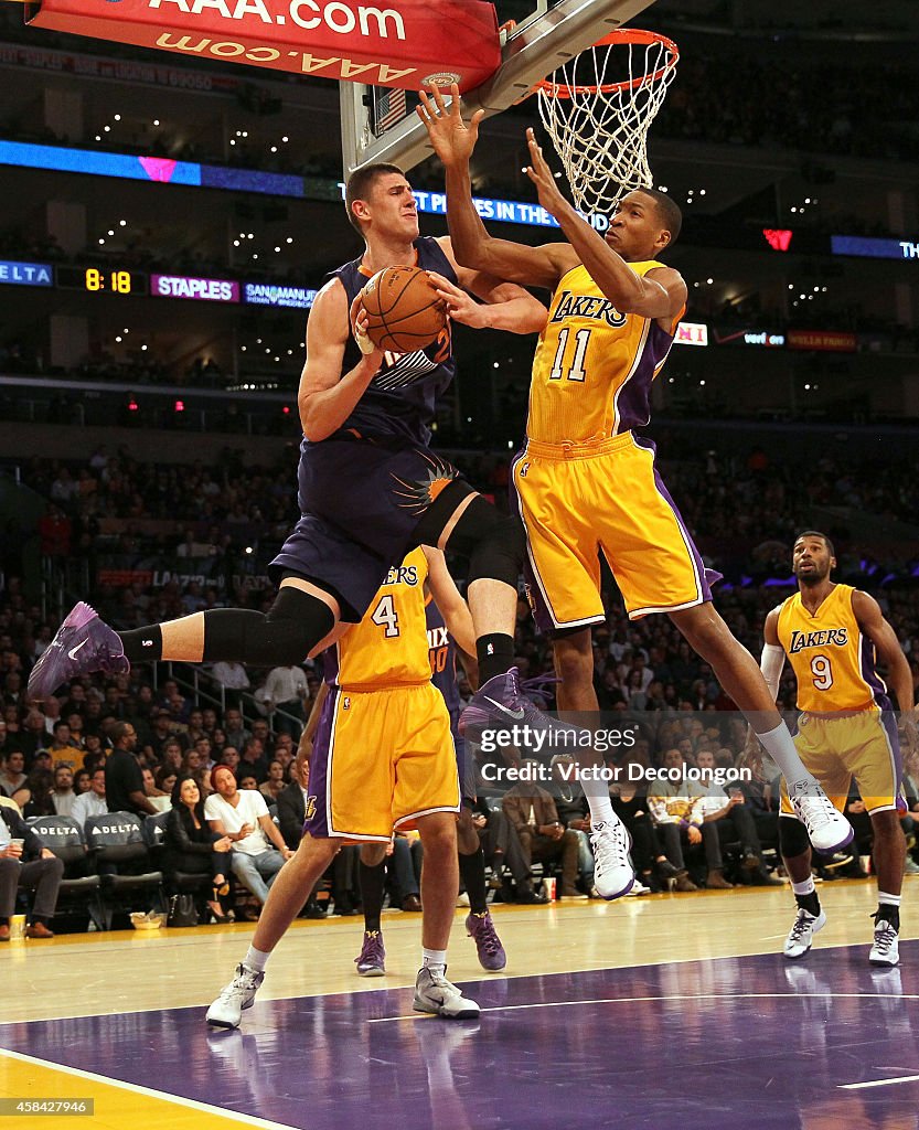 Phoenix Suns v Los Angeles Lakers