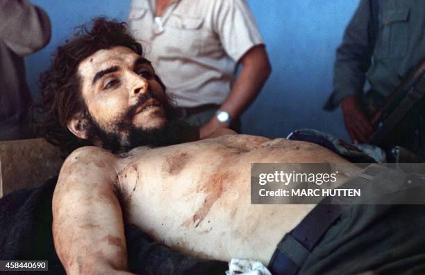 The body of Ernesto "Che" Guevara, the Argentine-born hero of Latin American revolutionaries is on public display 10 October 1967 in Vallegrande....