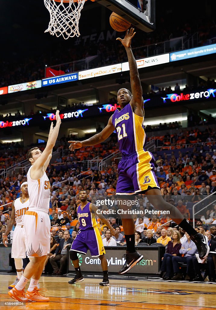 Los Angeles Lakers v Phoenix Suns