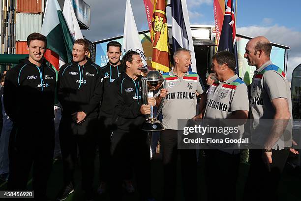 Black Caps Matt Henry Martin Guptill, Mitchell McClenaghan and Nathan McCullum with the Cricket World Cup and the 1992 Black Caps Gavin Larsen , Rod...