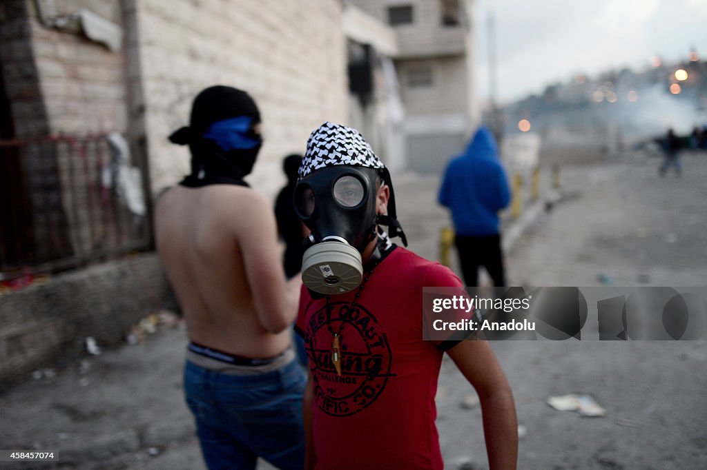 Clashes between Israeli police and Palestinian youth in Jerusalem