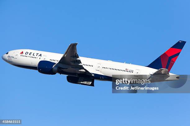 777lr 46 Boeing 777 Lr 200 Stock Photos, High-Res Pictures, and Images ...