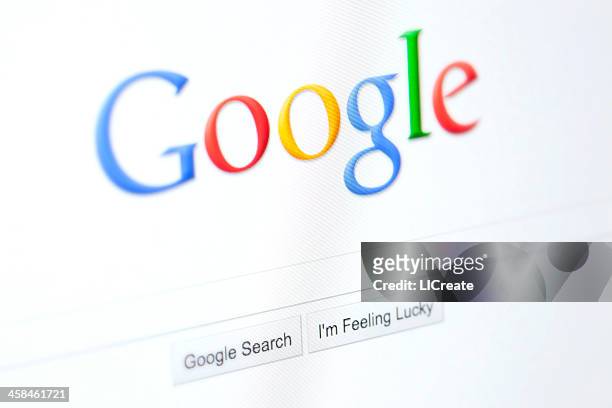 página web de google - google marca comercial fotografías e imágenes de stock
