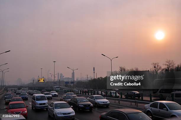 traffic in beijing - cebolla stockfoto's en -beelden