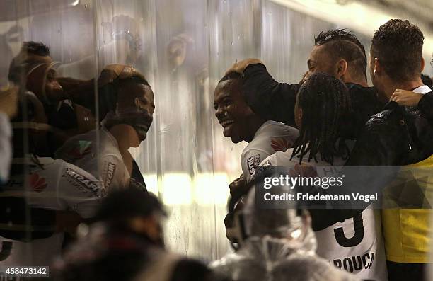 Robinho of Santos celebrates scoring the first goal during the match between Santos and Cruzeiro for Copa do Brasil 2014 at Vila Belmiro Stadium on...