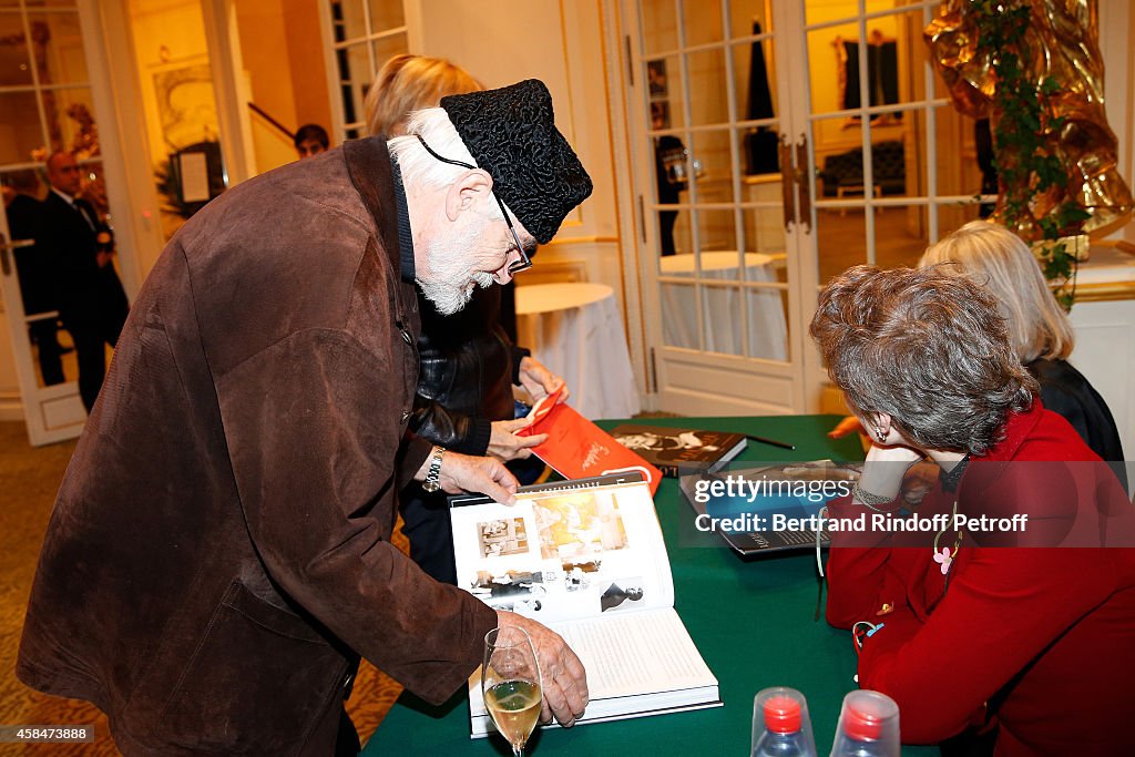 'Loulou de la Falaise' Book Signing In Paris