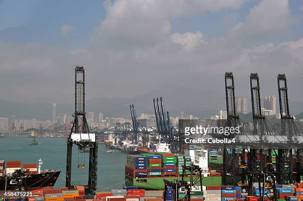 shipping port of hong kong - cebolla stockfoto's en -beelden