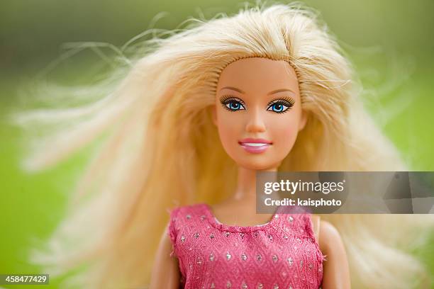 barbie - muñeca barbie fotografías e imágenes de stock