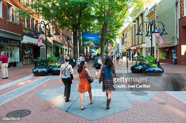 summer in downtown charlottesville - charlottesville stock pictures, royalty-free photos & images