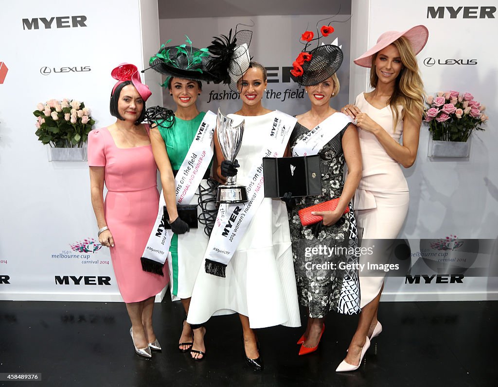 Highlights From Crown Oaks Day