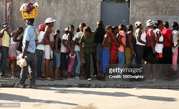 vida después del terremoto de haití - haití fotografías e imágenes de stock
