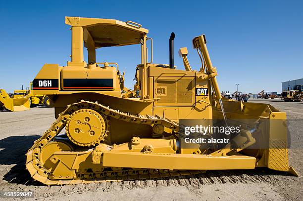 caterpillar d6 bulldozer - caterpillar stock pictures, royalty-free photos & images