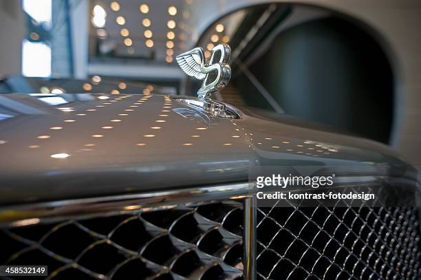„flying b“ on bentley mulsanne - bentley stock pictures, royalty-free photos & images