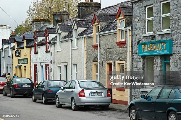 escena de la calle, cong, irlanda - conga fotografías e imágenes de stock