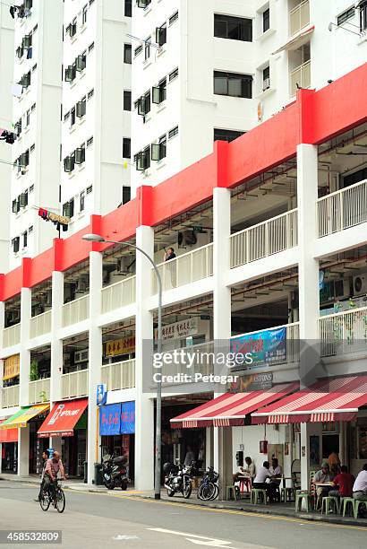 shops and hdb apartments, singapore - hdb singapore stock pictures, royalty-free photos & images