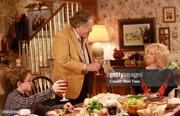 Goldberg Thanksgiving" - As a bet, Beverly challenges Erica to participate in Jazzercise after she thinks her mom's obsession is lame. When she wins,...