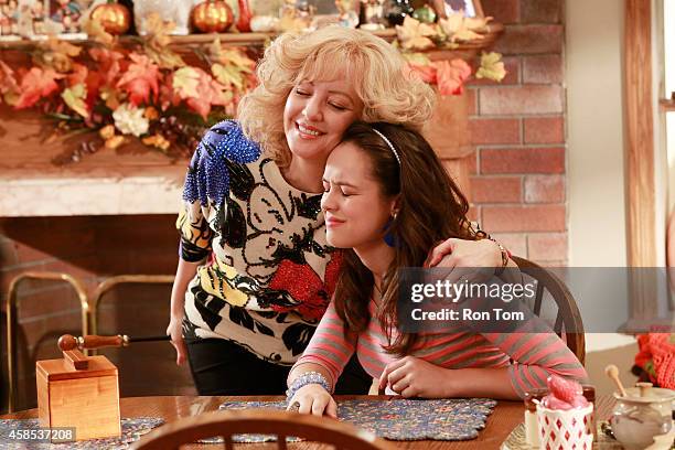 Goldberg Thanksgiving" - As a bet, Beverly challenges Erica to participate in Jazzercise after she thinks her mom's obsession is lame. When she wins,...