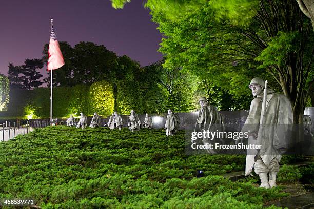 sculptures at korean war veterans memorial in washington dc - korean war memorial stockfoto's en -beelden