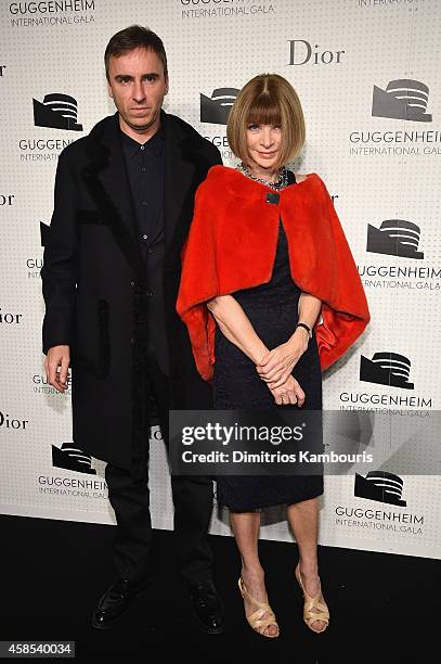 Dior fashion designer Zaf Simons and VOGUE Editor-inChief Anna Wintour attend the Guggenheim International Gala Dinner made possible by Dior on...