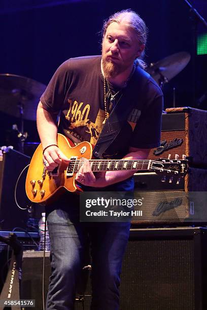 Derek Trucks of The Allman Brothers Band performs at their farewell show at The Beacon Theatre on October 28, 2014 in New York City.