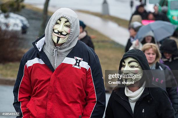 anonymous couple - rehtaeh parsons stockfoto's en -beelden