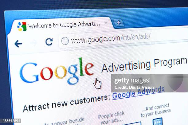 página web de google publicidad programa en el navegador - señal comercial fotografías e imágenes de stock