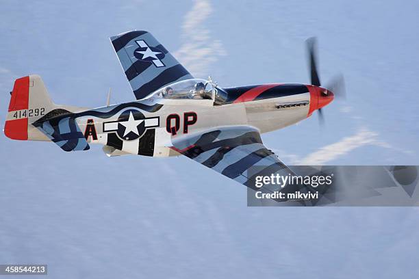 p-51 mustang - p 51 mustang stockfoto's en -beelden